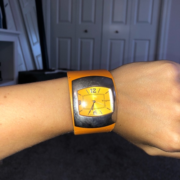 Vogue orange leather band watch - Picture 3 of 3